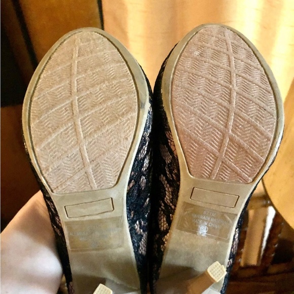 New NIB Coloriffics nude black lace heels size 6.5 - Picture 7 of 8